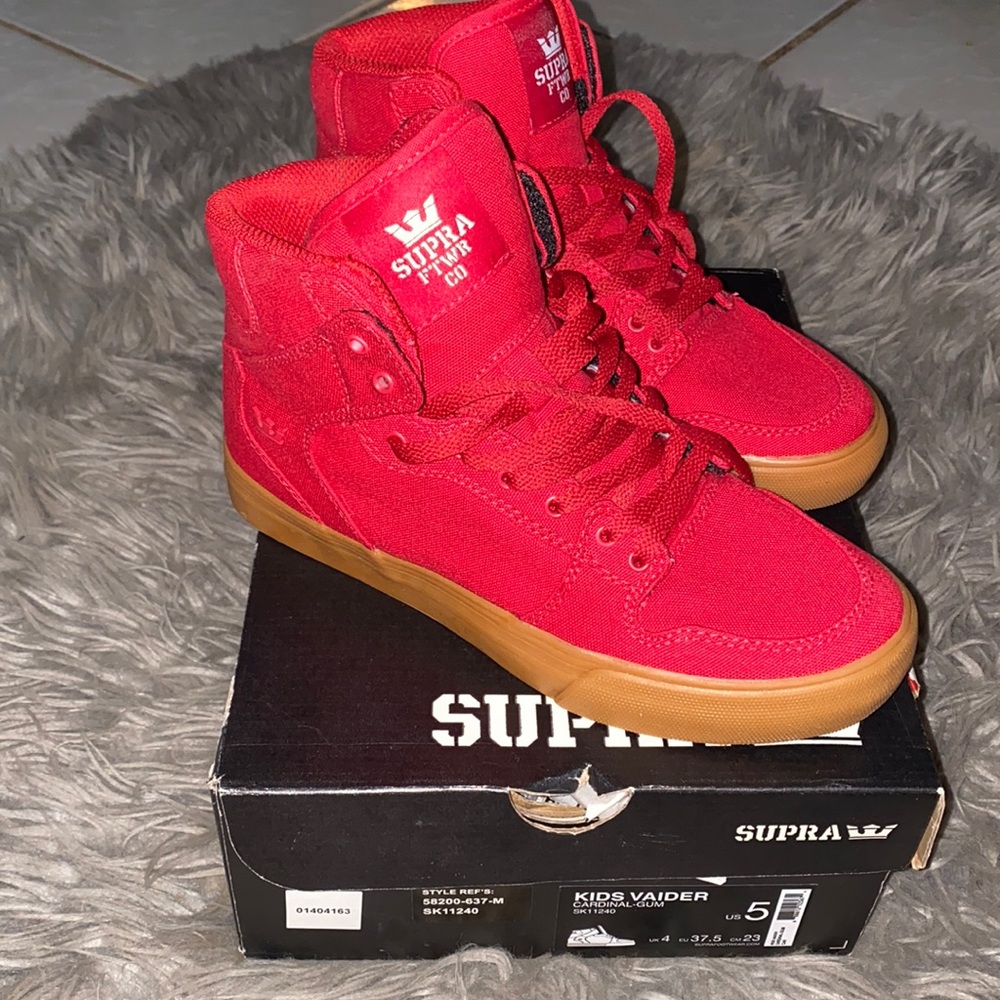 Supra red tennis shoes size 5 brand new
